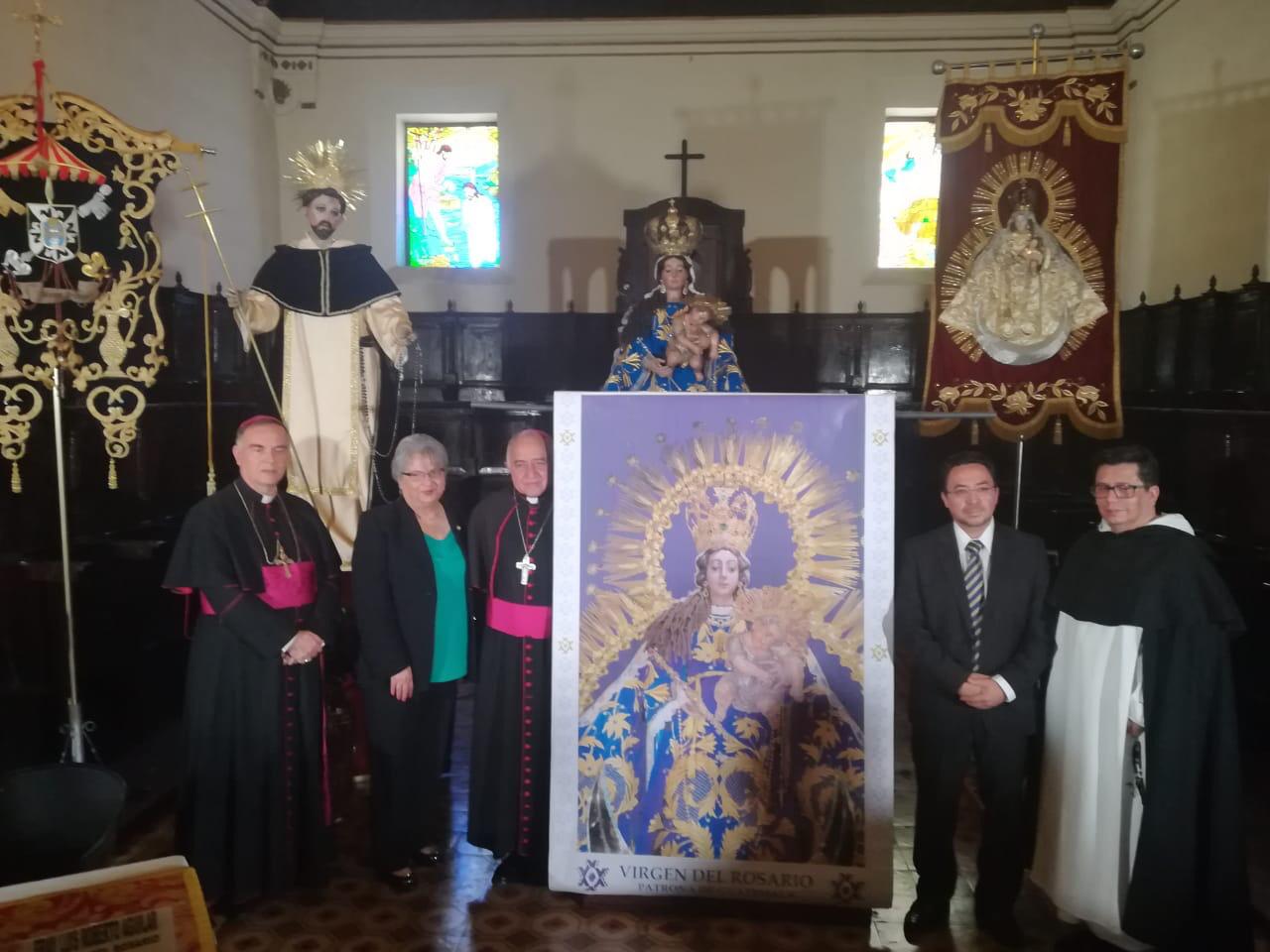 Virgen del Rosario al Vaticano 01