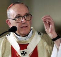 Padre Lombardi: Alegría por la elección de un Papa Latinoamericano -VIS-